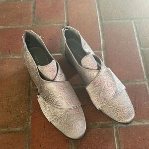 Silver Very Volitale Loafer‎ 8